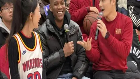 [NBA]亚历山大高效突破对手防线，轻松完成背身跳投得分